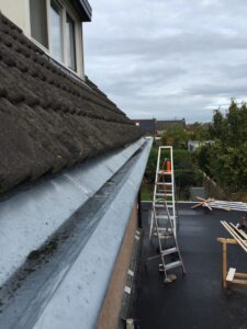 Zinken dakgoot Dakspecialist DaklekkageDakdekkersbedrijf Brabant Dakspecialist Daklekkage Dakdekker Dakbedekking Dakgoten en Dakdekken Dakdekkers Dak